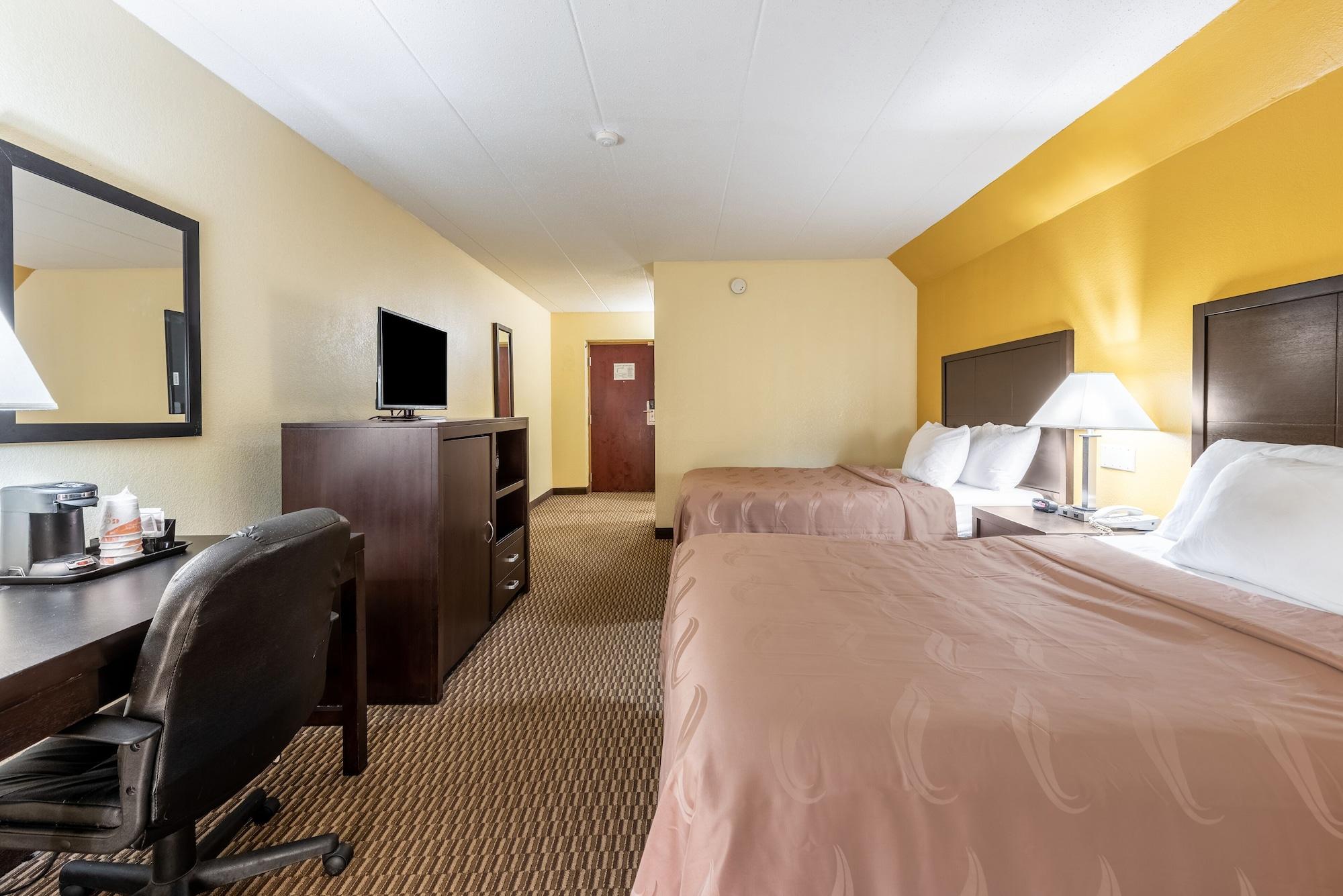 Quality Inn & Suites Cincinnati Buitenkant foto