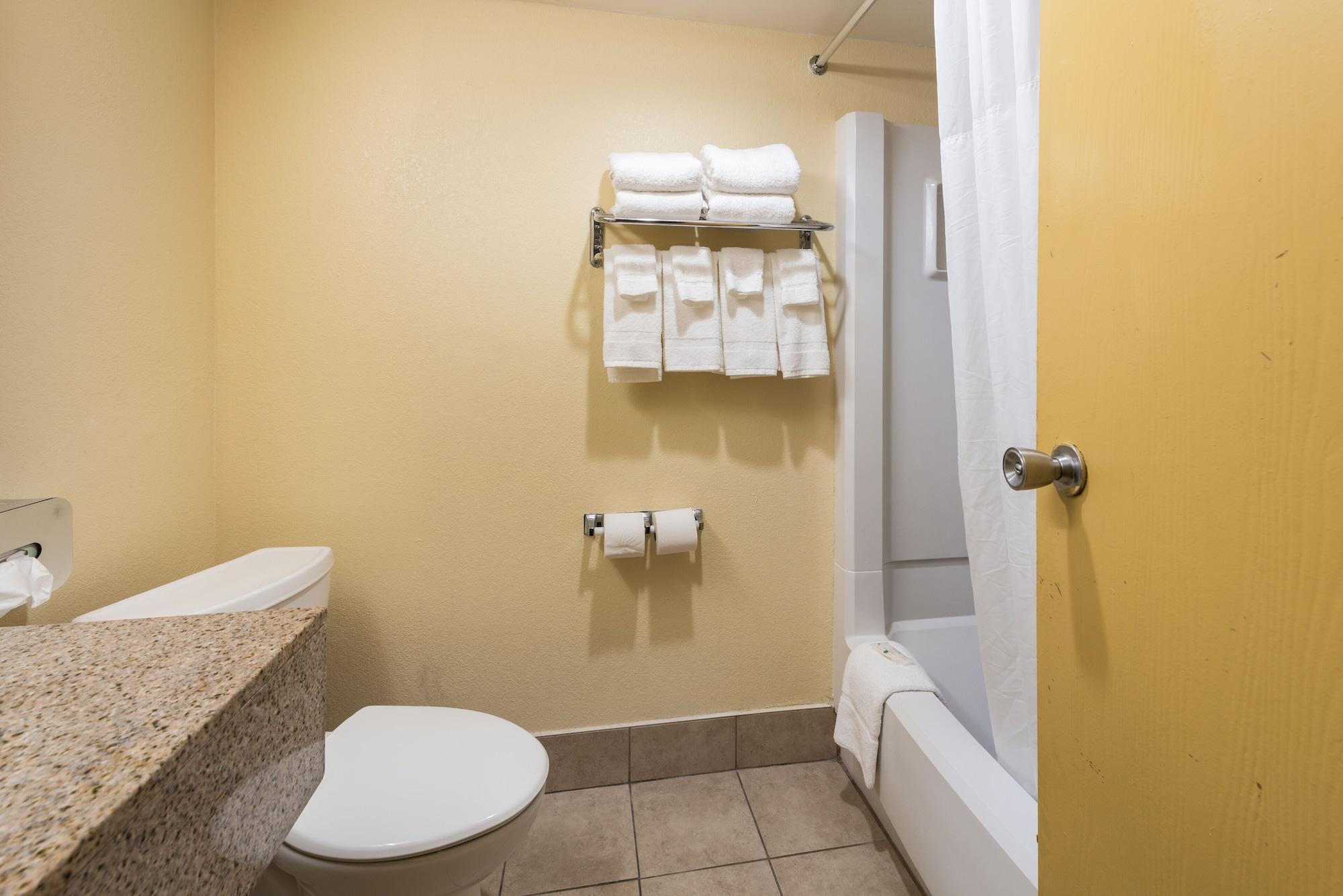 Quality Inn & Suites Cincinnati Buitenkant foto