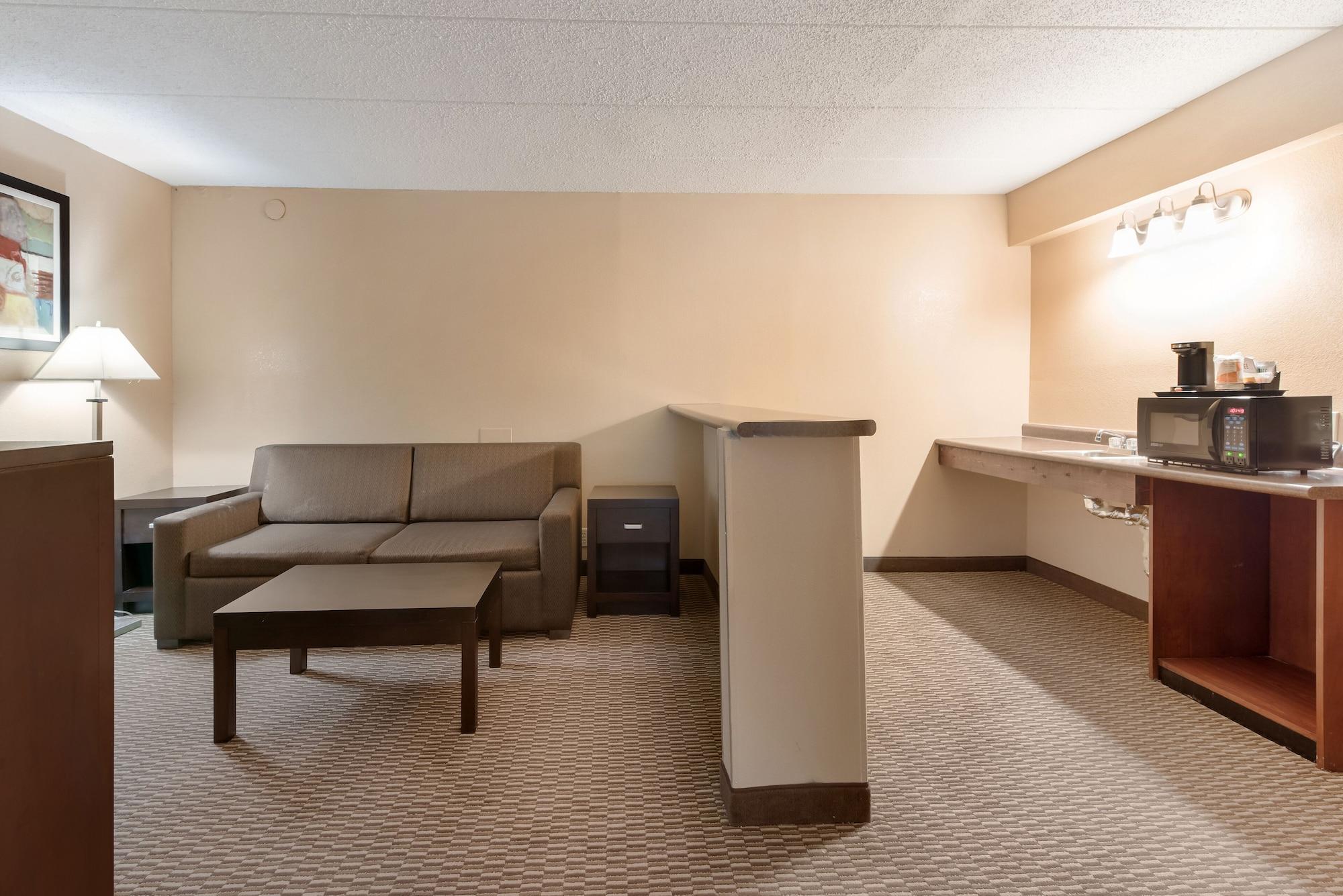 Quality Inn & Suites Cincinnati Buitenkant foto