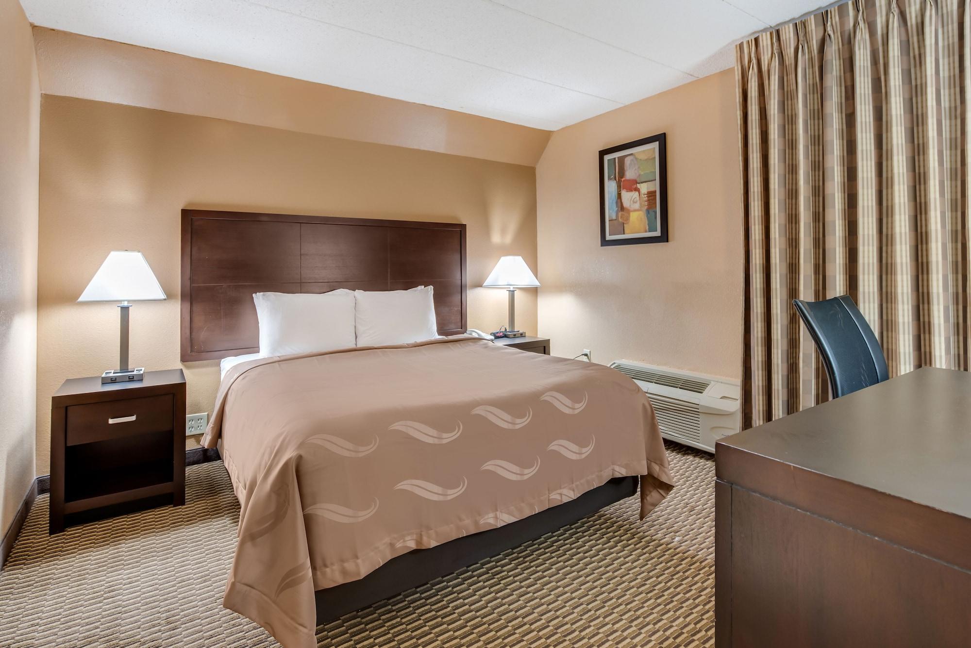Quality Inn & Suites Cincinnati Buitenkant foto