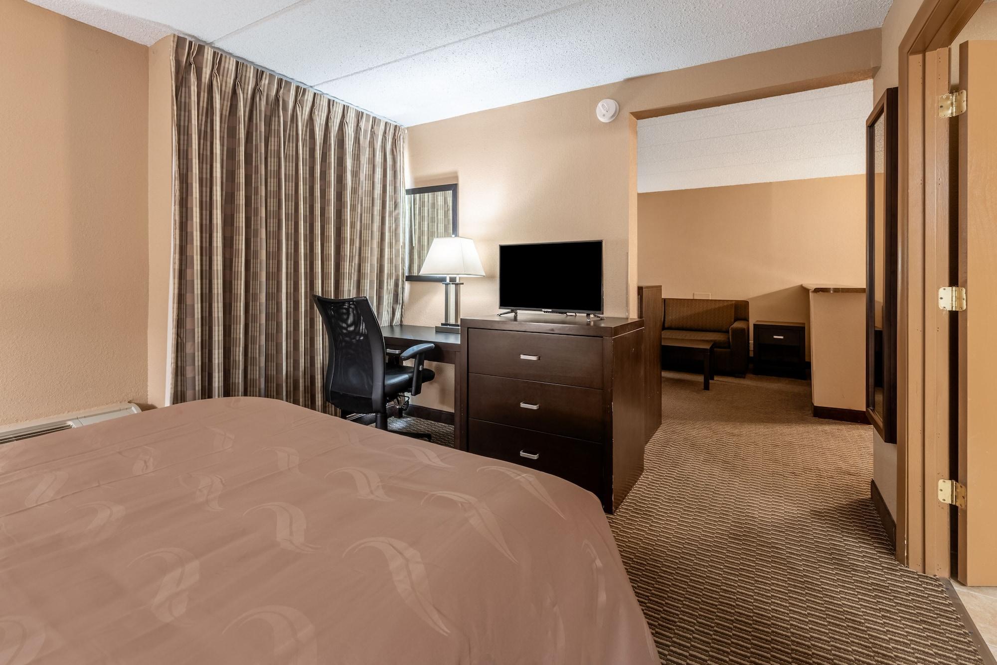 Quality Inn & Suites Cincinnati Buitenkant foto