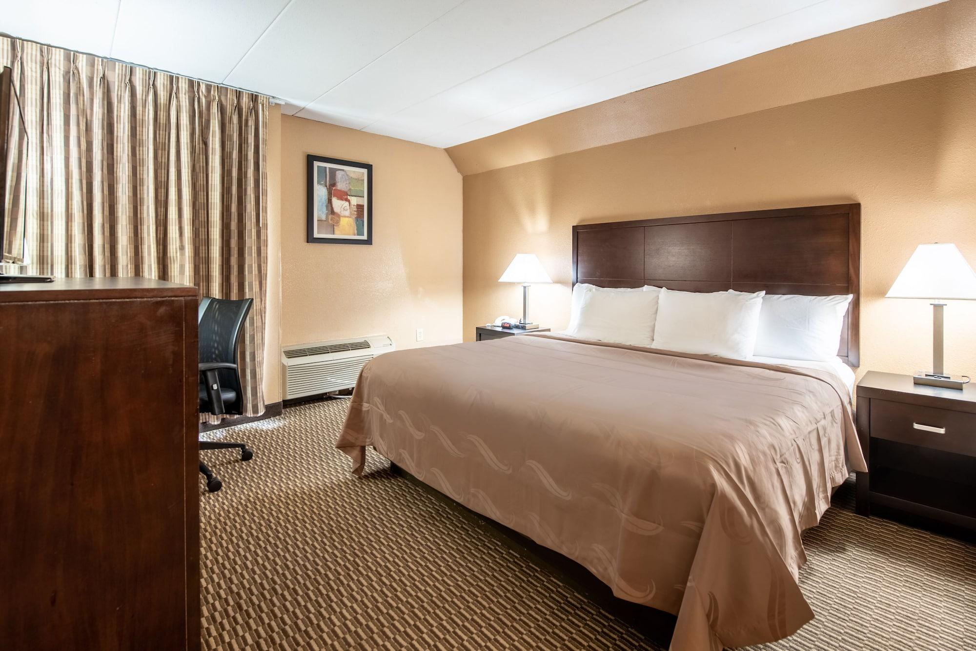 Quality Inn & Suites Cincinnati Buitenkant foto