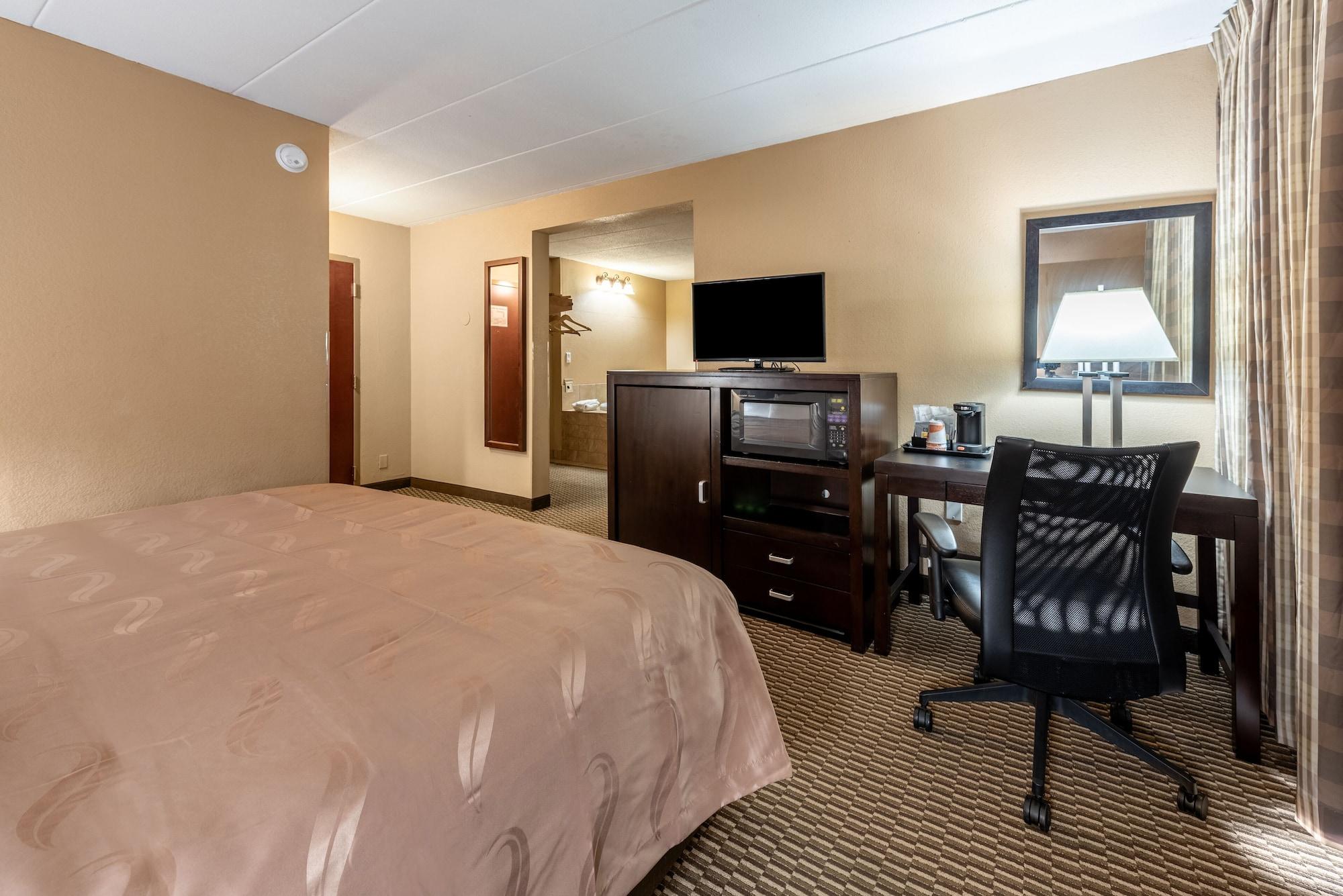Quality Inn & Suites Cincinnati Buitenkant foto