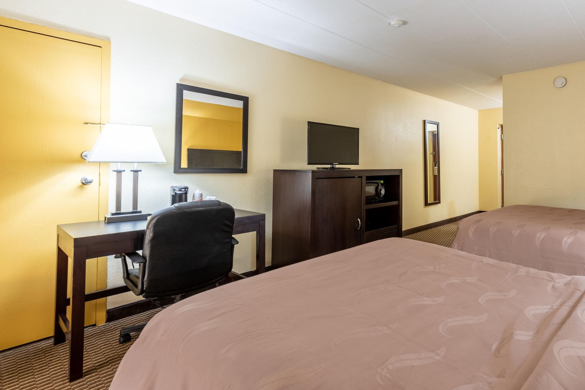 Quality Inn & Suites Cincinnati Buitenkant foto