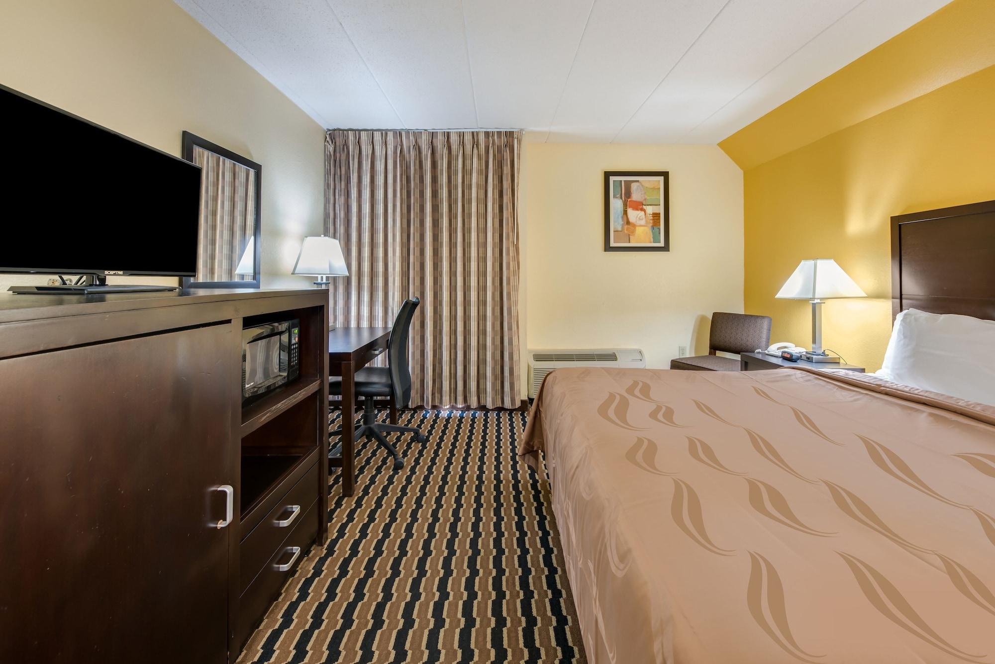 Quality Inn & Suites Cincinnati Buitenkant foto