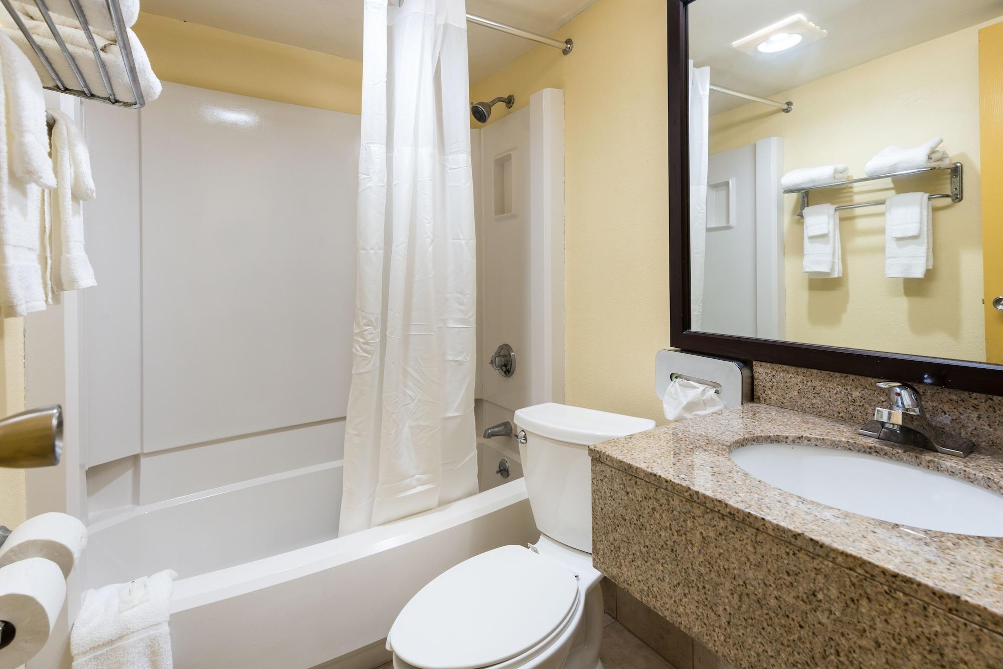 Quality Inn & Suites Cincinnati Buitenkant foto