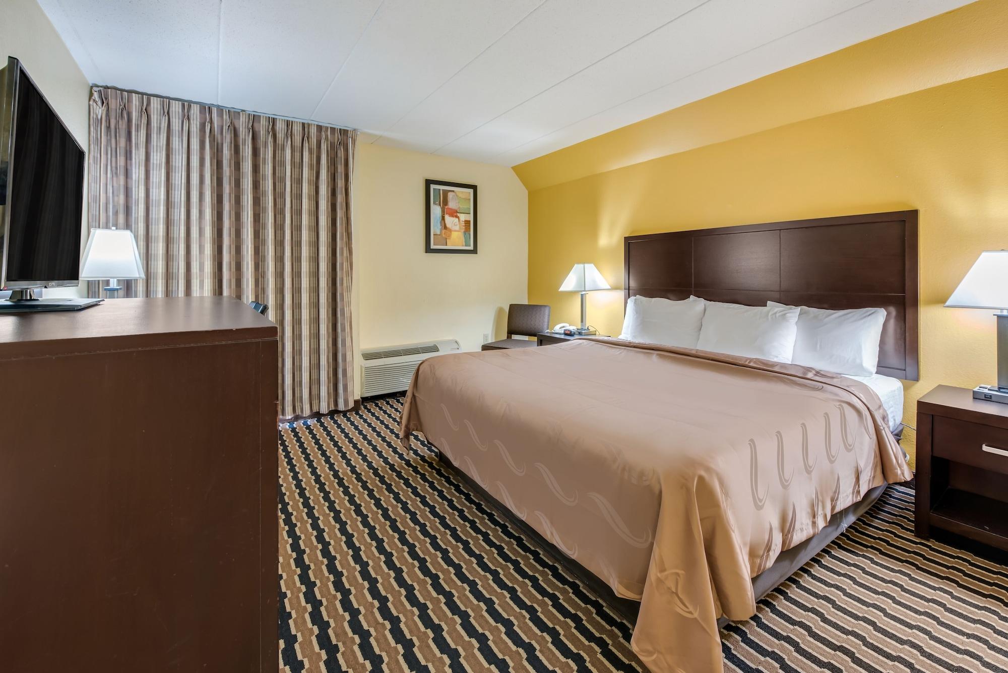 Quality Inn & Suites Cincinnati Buitenkant foto