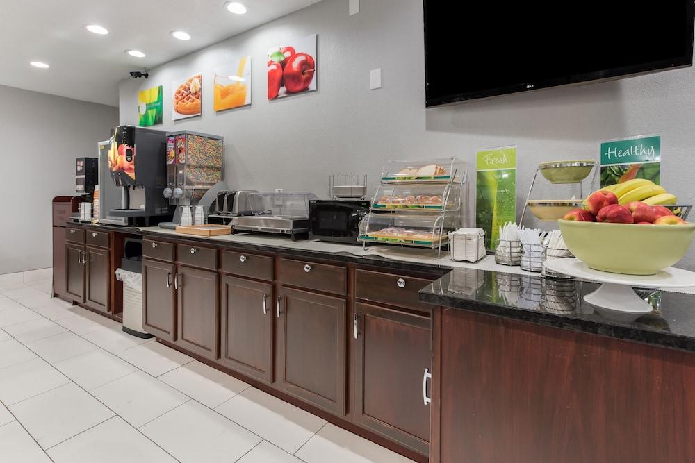 Quality Inn & Suites Cincinnati Buitenkant foto