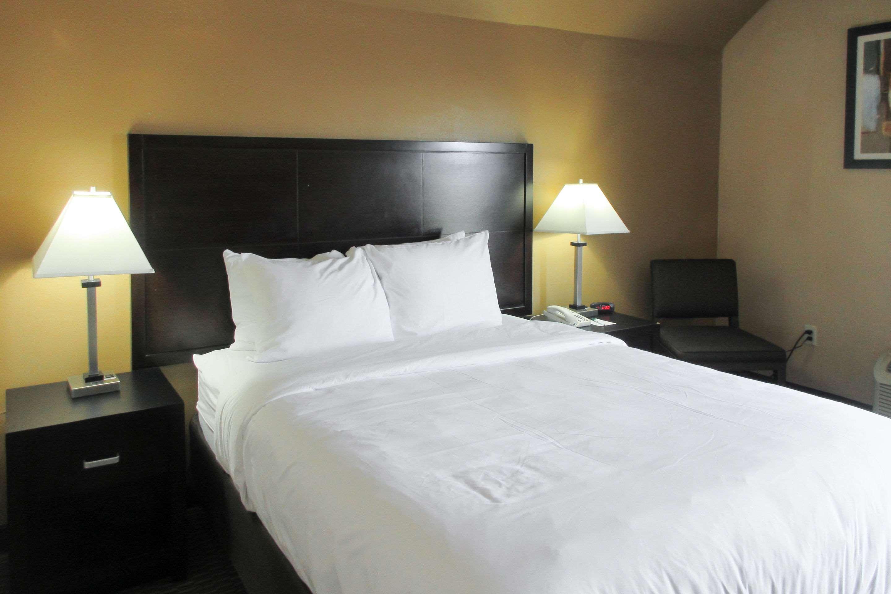 Quality Inn & Suites Cincinnati Buitenkant foto
