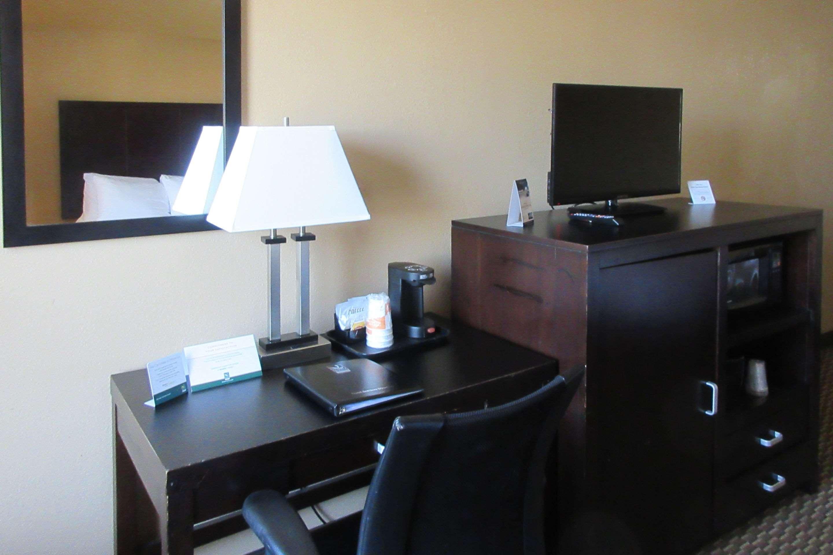 Quality Inn & Suites Cincinnati Buitenkant foto