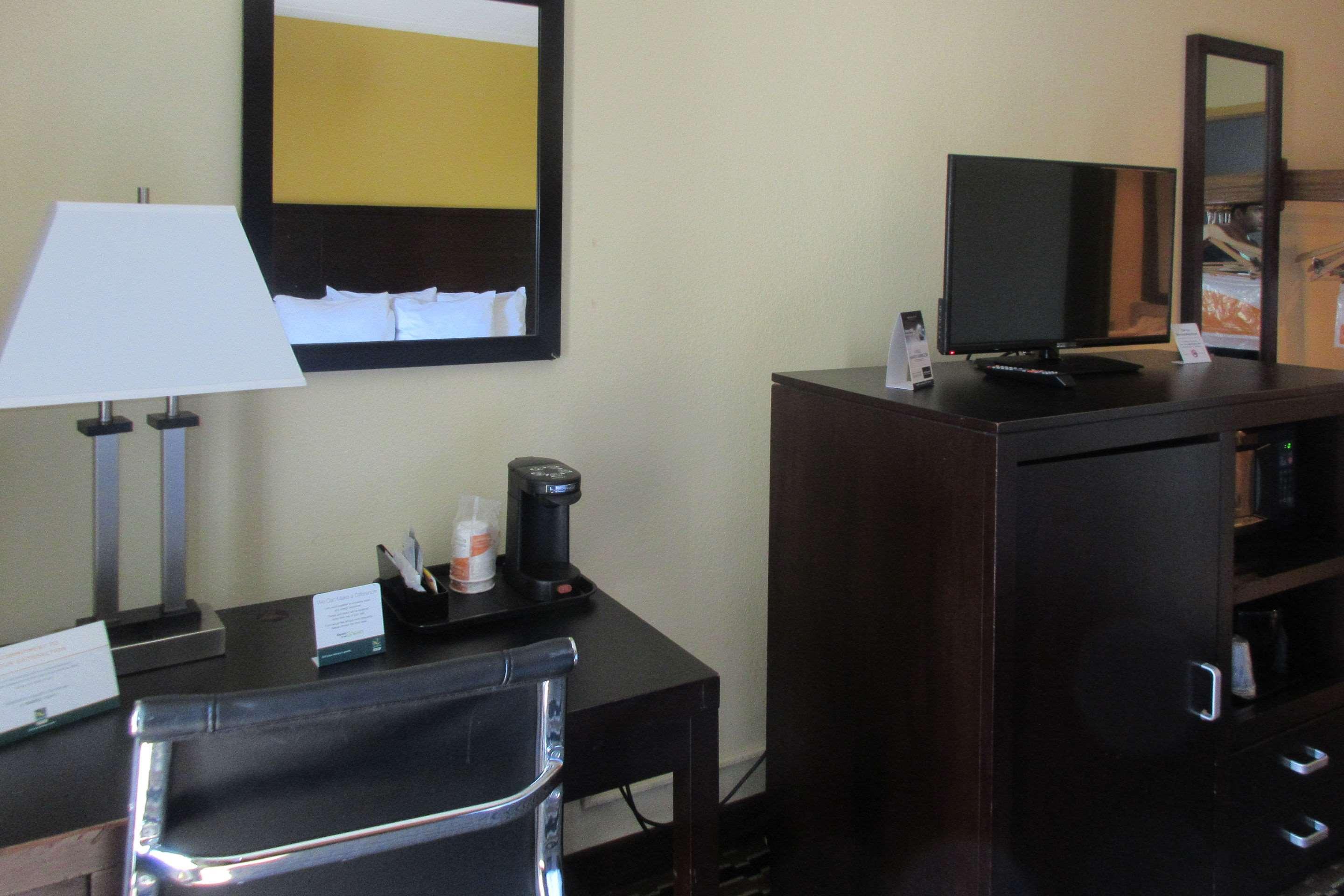 Quality Inn & Suites Cincinnati Buitenkant foto