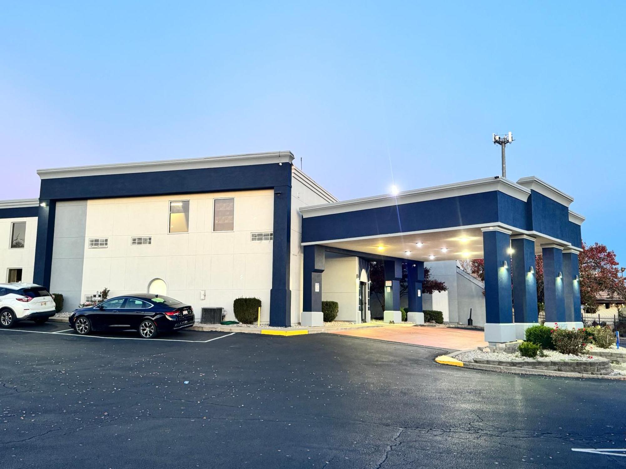 Quality Inn & Suites Cincinnati Buitenkant foto
