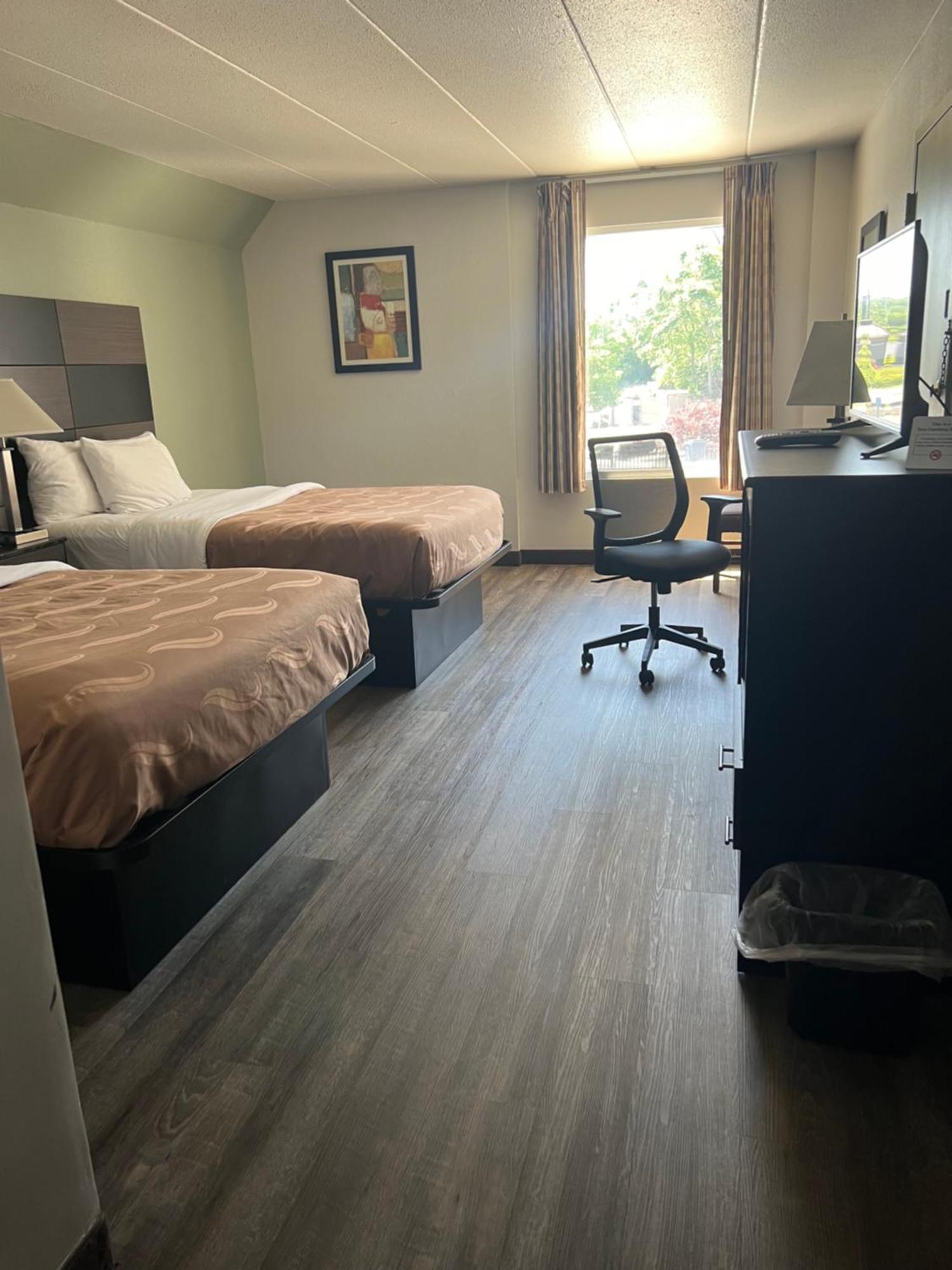 Quality Inn & Suites Cincinnati Buitenkant foto